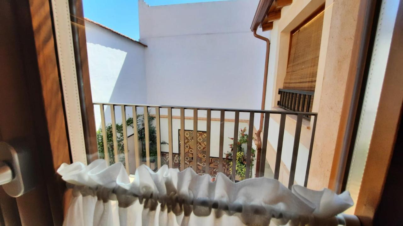 La Casa Del Medico Hosteria Rural Urda Екстер'єр фото